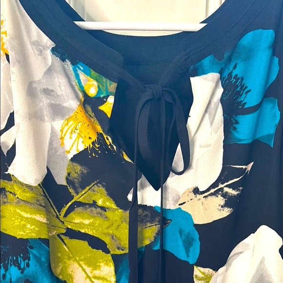 EUC Women’s Worthington Elegant Sleeveless Blouse - Picture 5 of 8